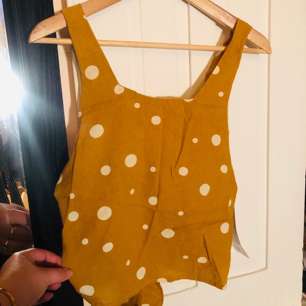 Cute tie-back crop top